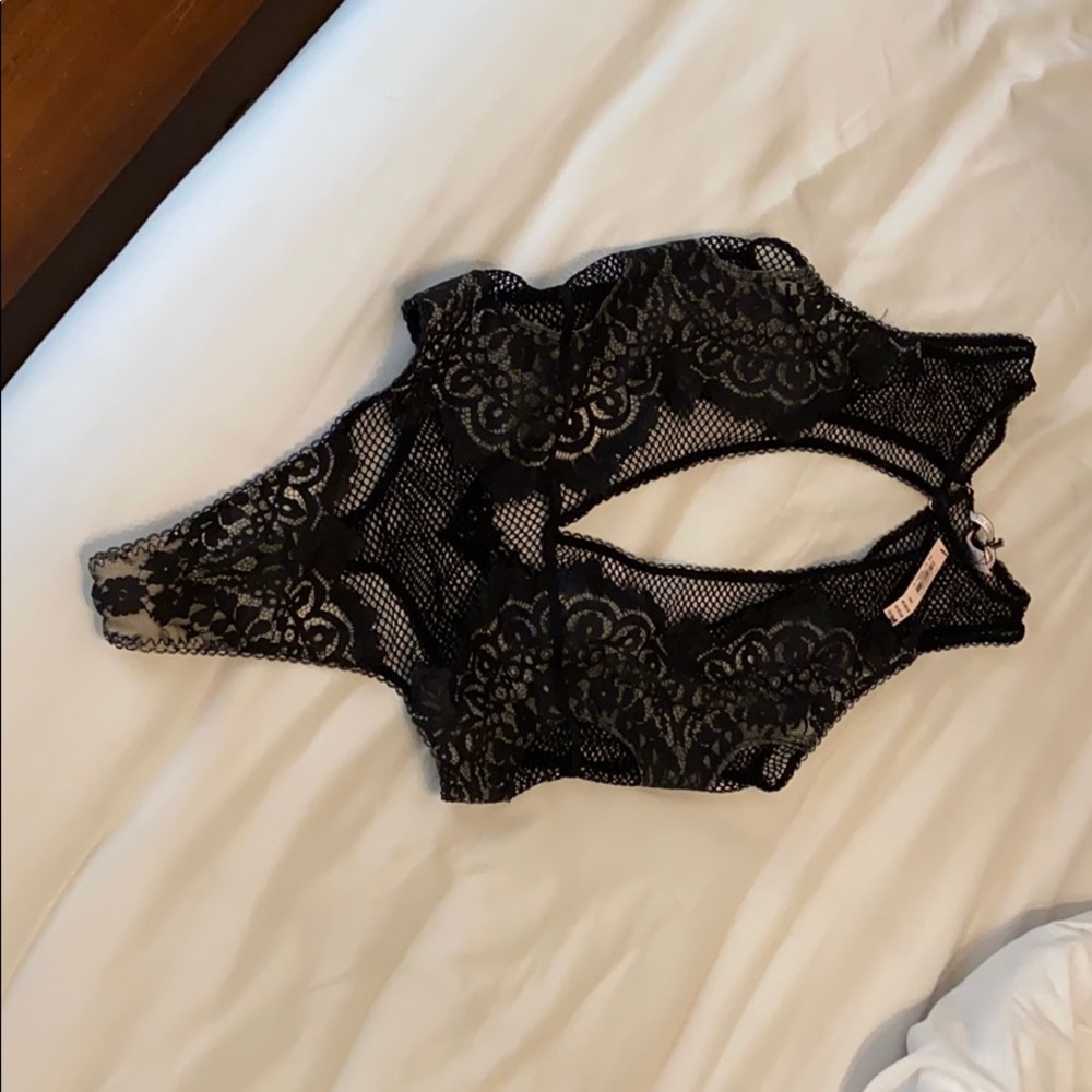 Brand new never worn VS intimate apparel, size M